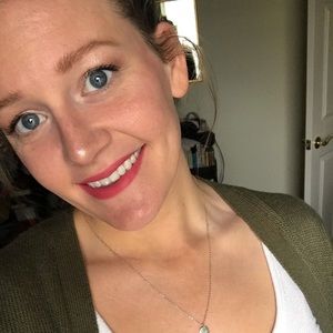 Meet your Posher, Denise